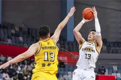 开云体育平台APP-猛龙鏖战吉林队，东契奇关键制胜