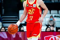 开云体育官方网站-青岛队险胜天津队，孙铭徽状态火热