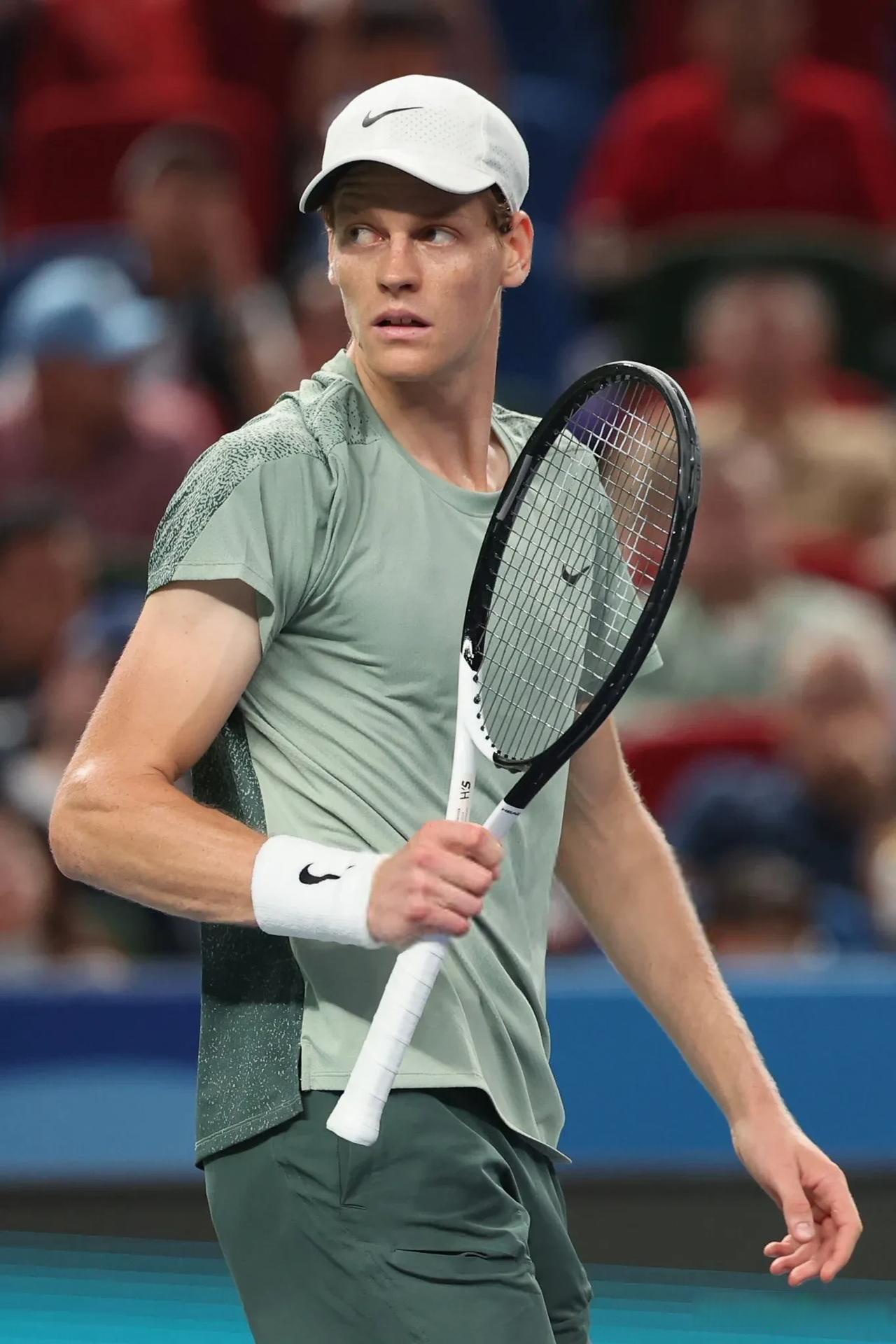 包含法国网球队强势西班牙网球队，德约科维奇关键制胜的词条