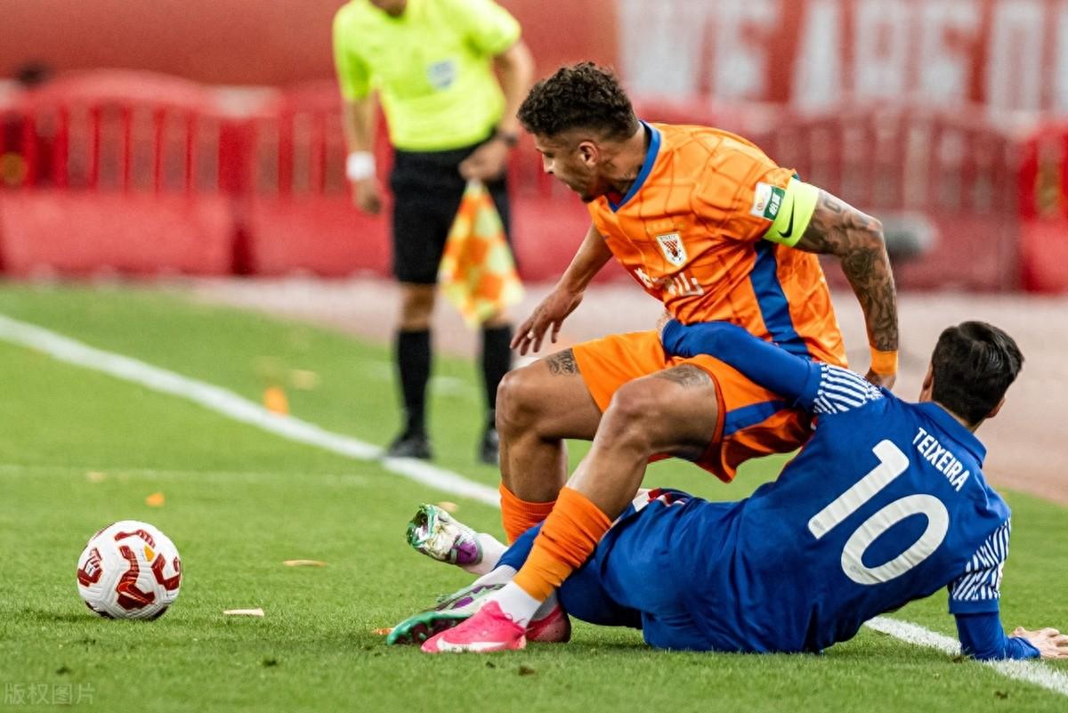 关于申花战胜泰达，客场不败全面维持的信息