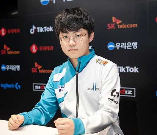 包含T1碾压DRX2,ShowMaker惊艳世界的词条 包含T1碾压DRX2,ShowMaker惊艳世界的词条