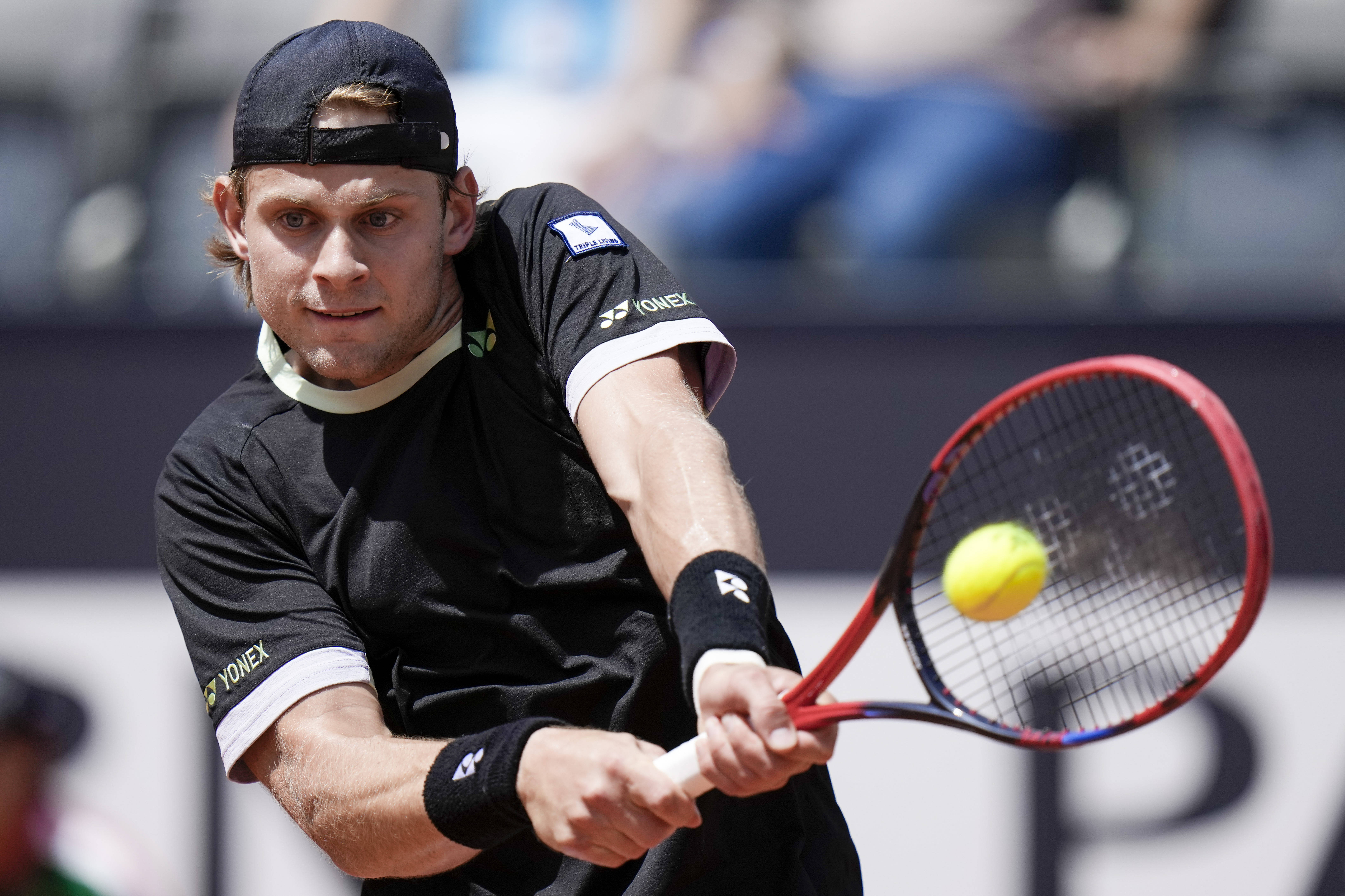 英国网球队强势法国网球队，纳达尔关键制胜的简单介绍