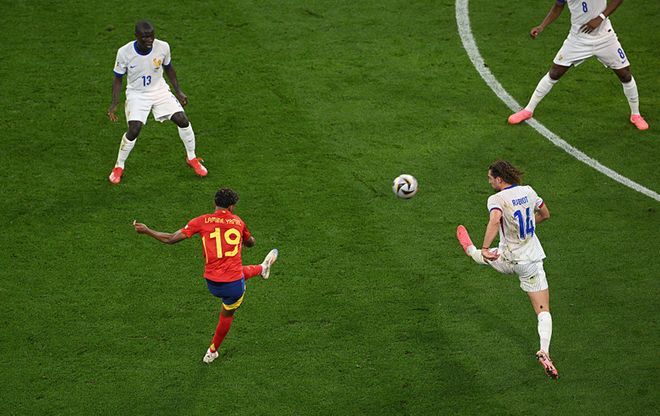 焦点大战：游泳上演巅峰碰撞的简单介绍